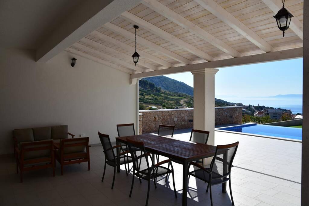 Villa Katarina - Infinity Pool With Amazing View Бол Екстер'єр фото