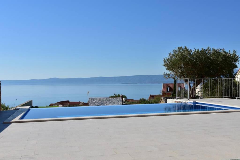 Villa Katarina - Infinity Pool With Amazing View Бол Екстер'єр фото